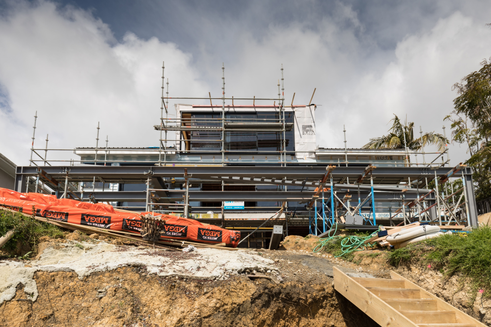 14-metre steel span beam installation Auckland